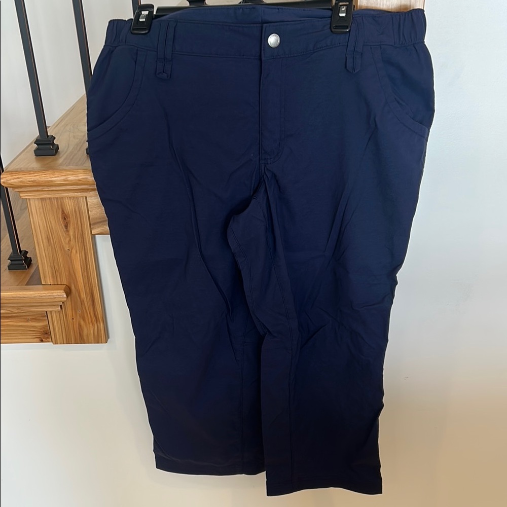 Duluth Trading Navy Blue Capris